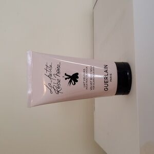 Guerlain Paris , La Petite Robe Noire , Velvet Body Milk for Glamur Skin 2.5 oz